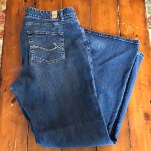 Maurice’s 20 Long flare leg blue jeans. GUC
